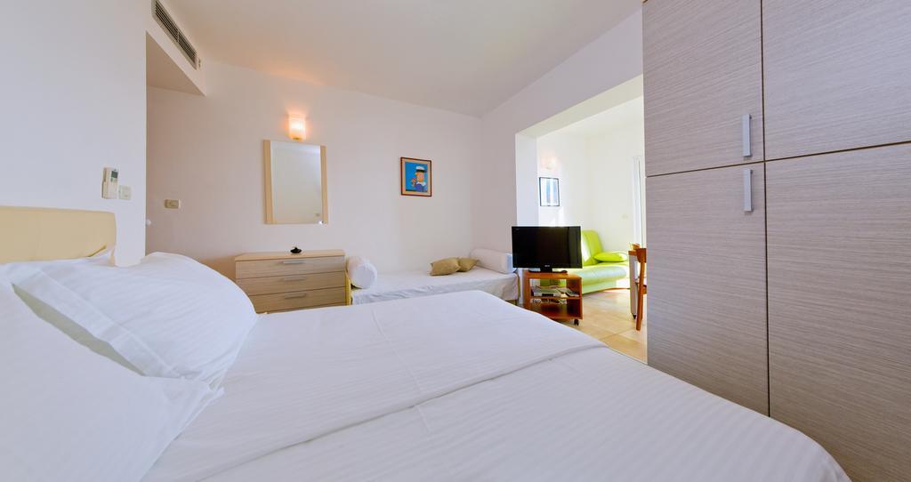 Apartments Villa Medic Brela Exteriér fotografie