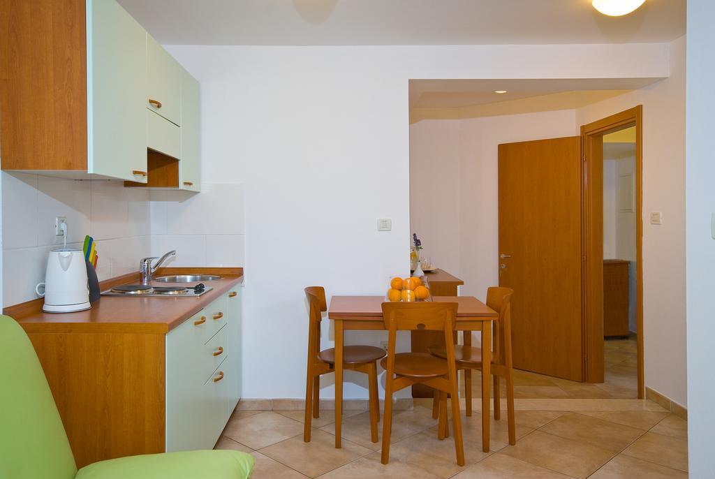 Apartments Villa Medic Brela Exteriér fotografie