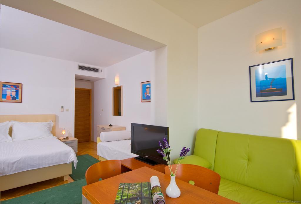 Apartments Villa Medic Brela Exteriér fotografie